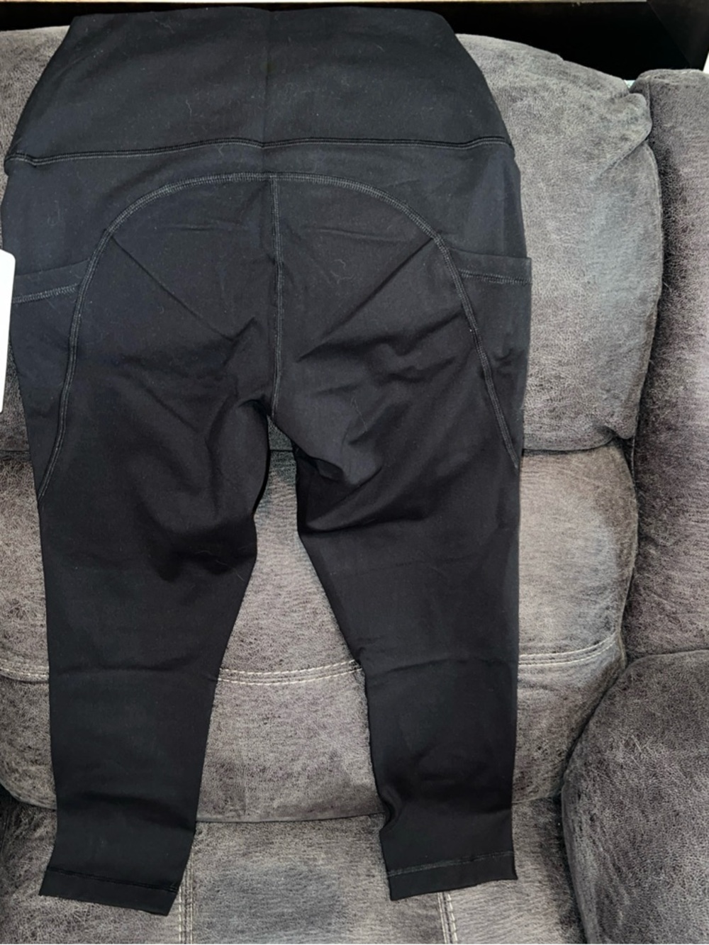Yogalicious Lux Lenox Pocket Crop Tight Leggings - Picture 9 of 16